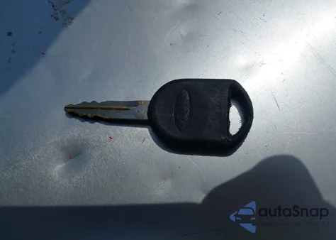 2005 Ford F-150 Stx/Xl/Xlt z USA, uszkodzony, nr VIN 1FTRX12W75NB10385